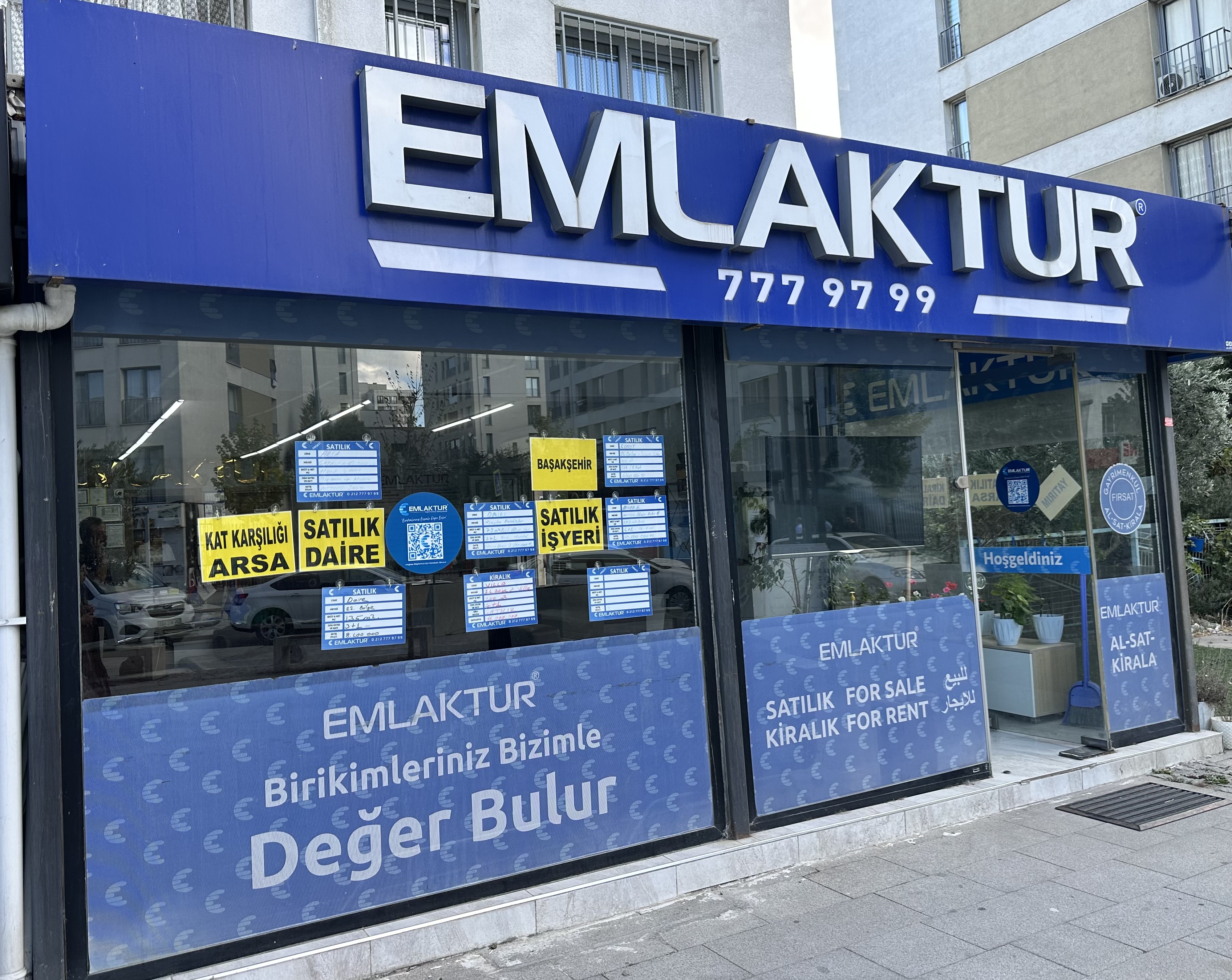 Emlaktur